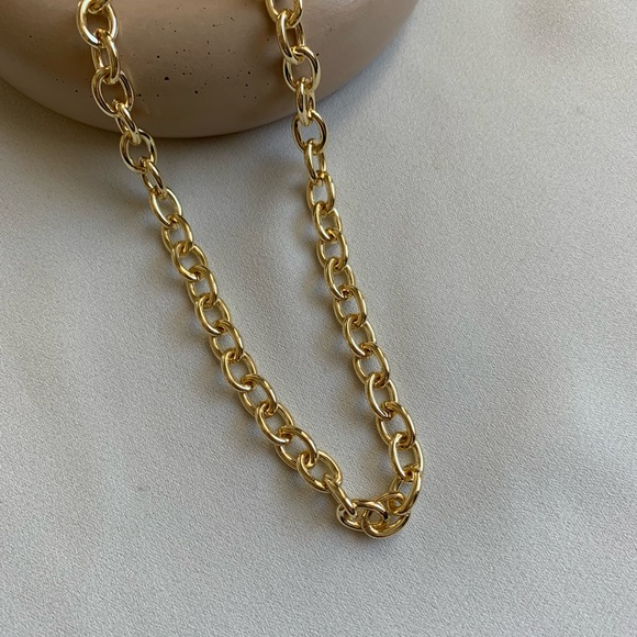 Gold Rolo Chain Necklace - 18 inches - Picture 3 of 7